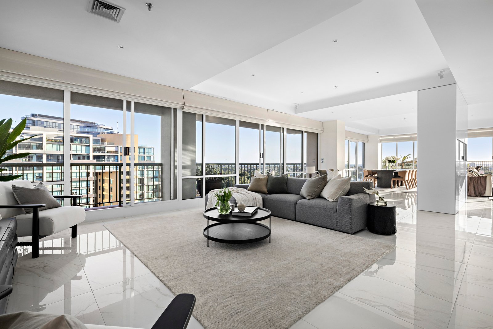 1002/15 Queens Road, Melbourne, 3004