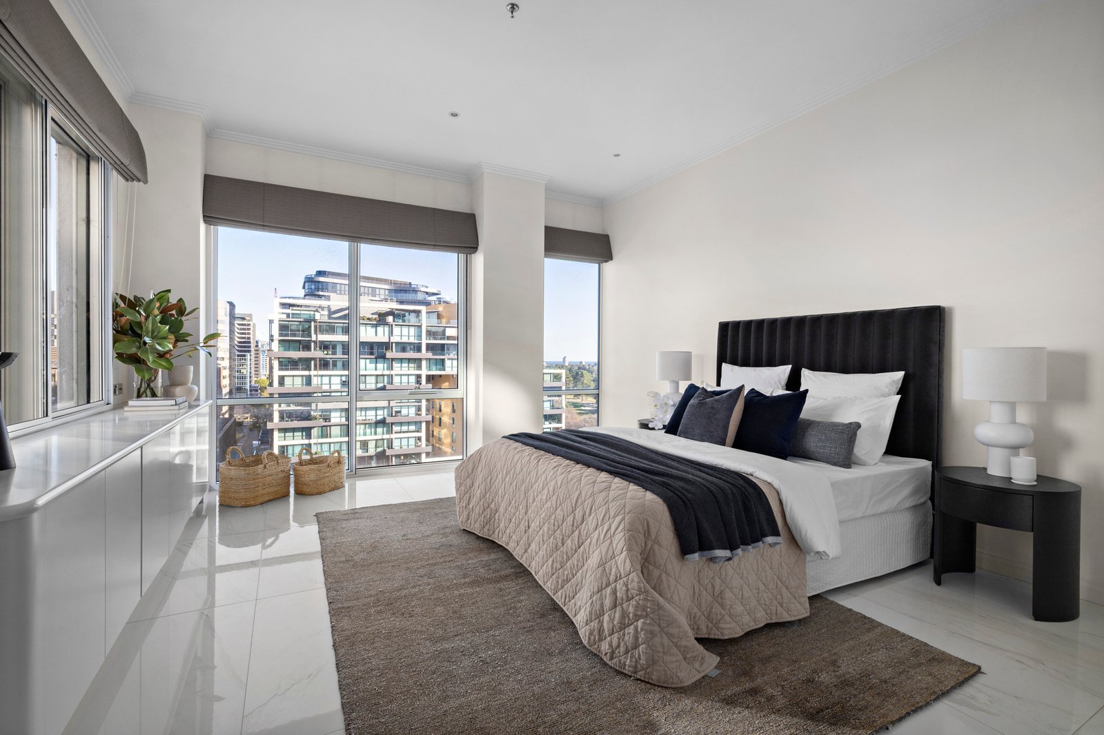 1002/15 Queens Road, Melbourne, 3004
