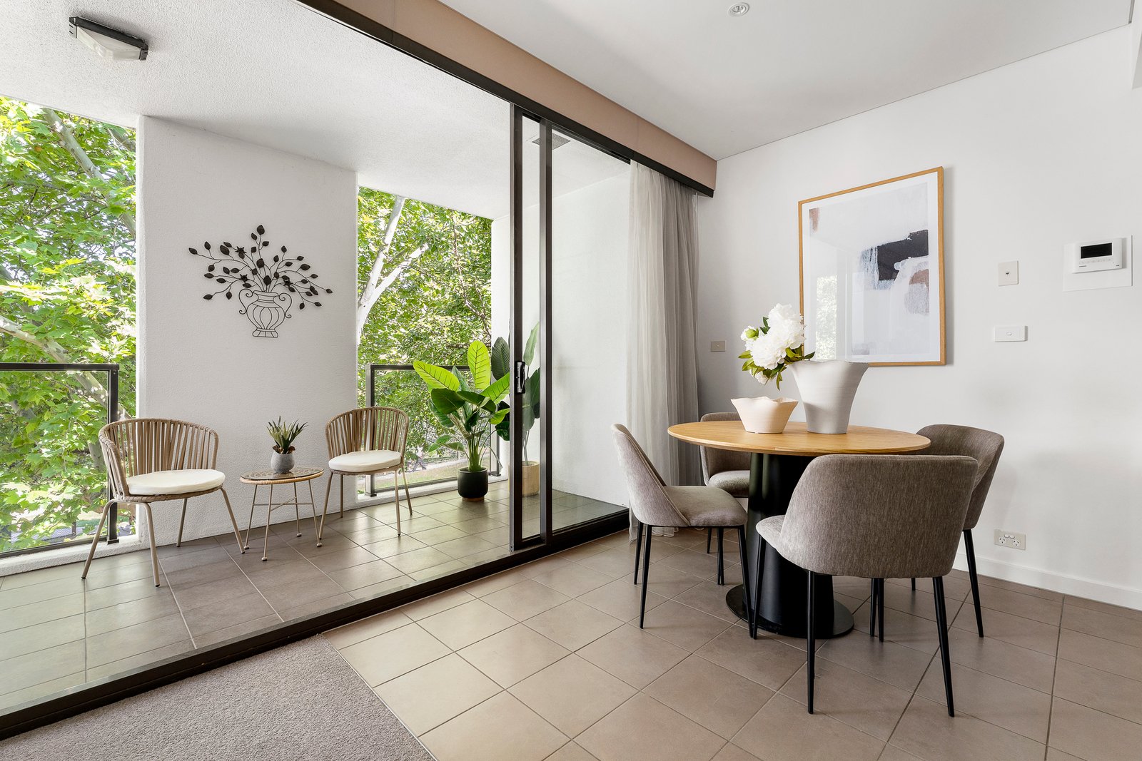 102/53 Chaucer Crescent, Canterbury, 3126