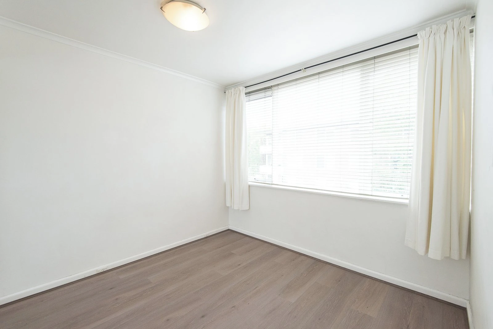 10/209 Dandenong Road, Windsor, 3181