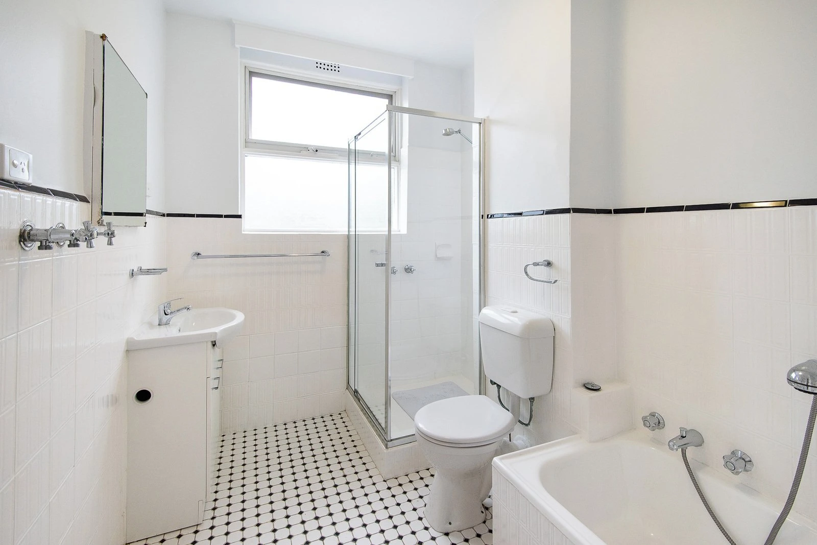 10/209 Dandenong Road, Windsor, 3181