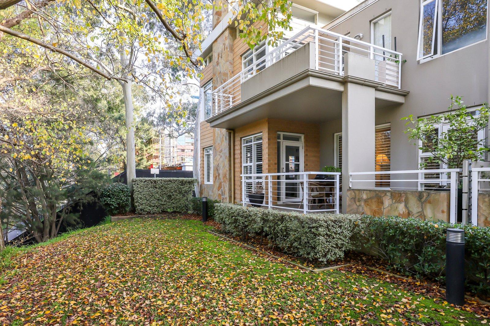 10/3-5 Christine Crescent, Richmond, 3121