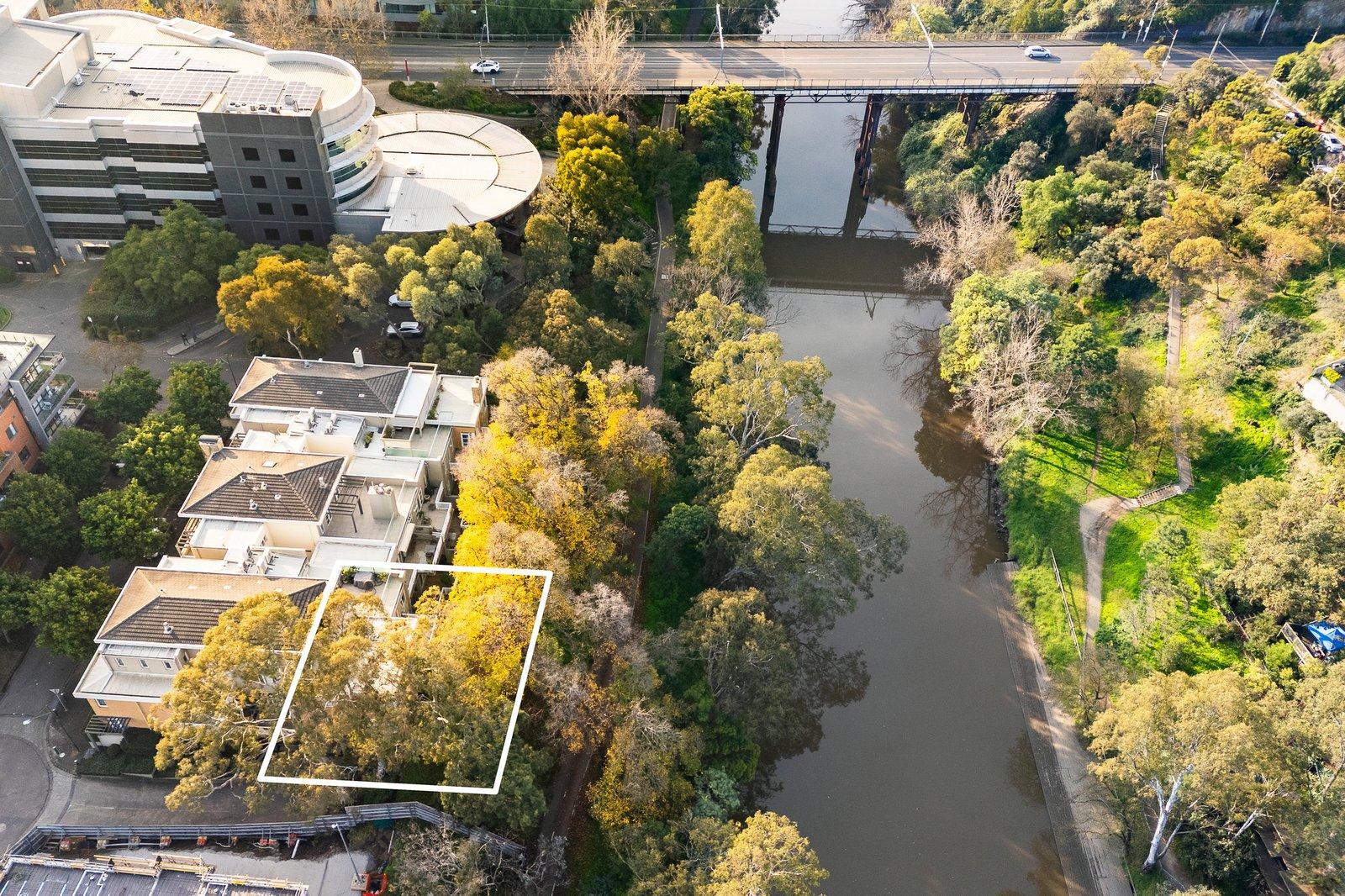 10/3-5 Christine Crescent, Richmond, 3121