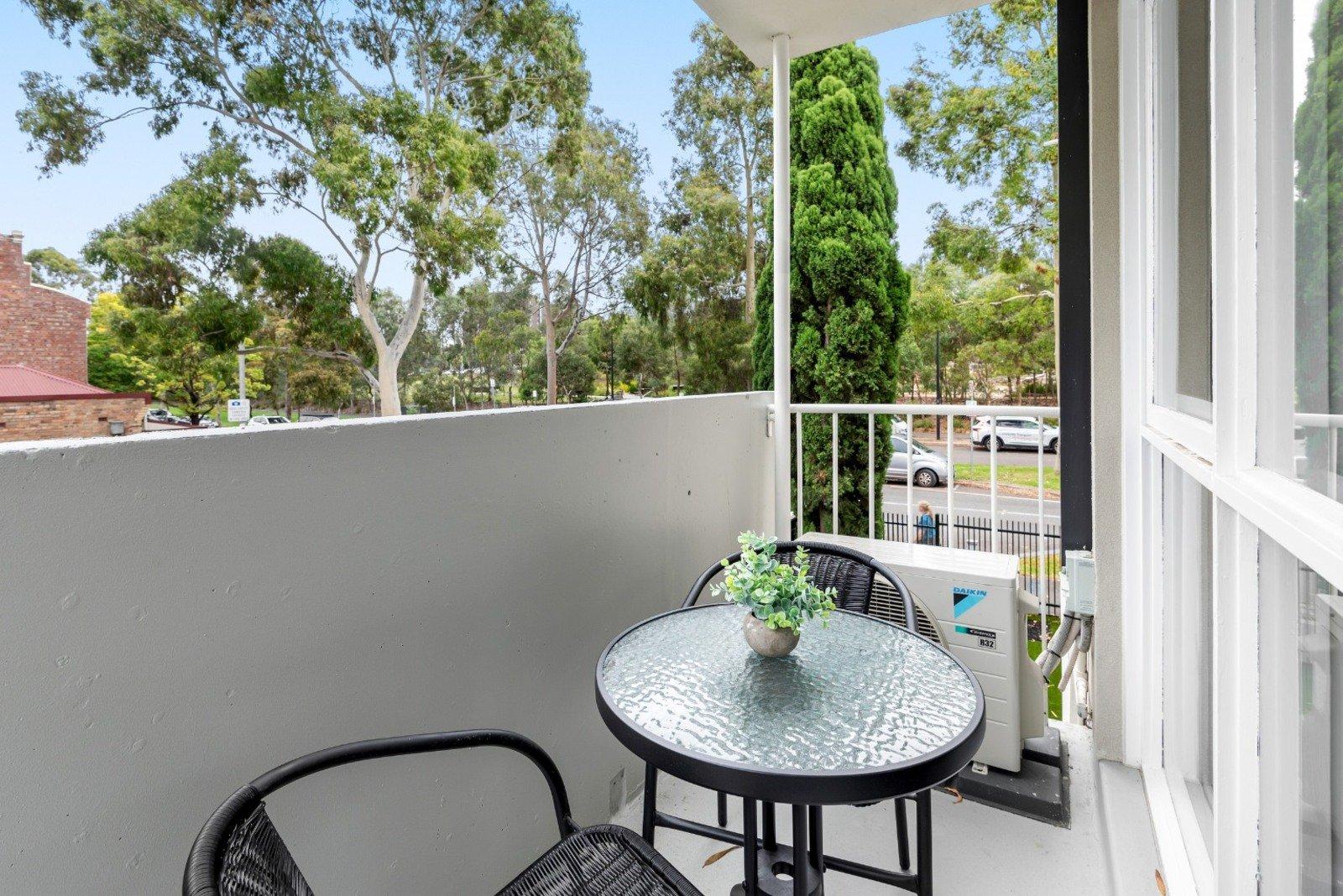 10/44 Gatehouse Street, Parkville, 3052