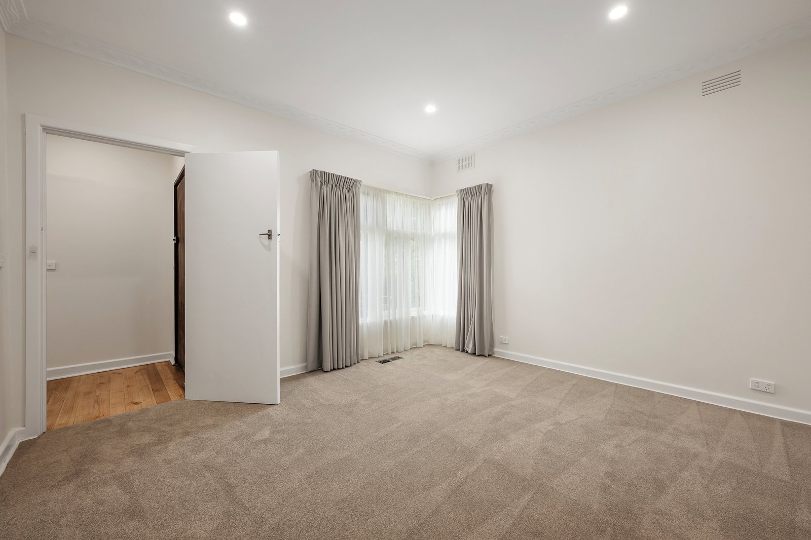 11 Avenue Road, Camberwell, 3124