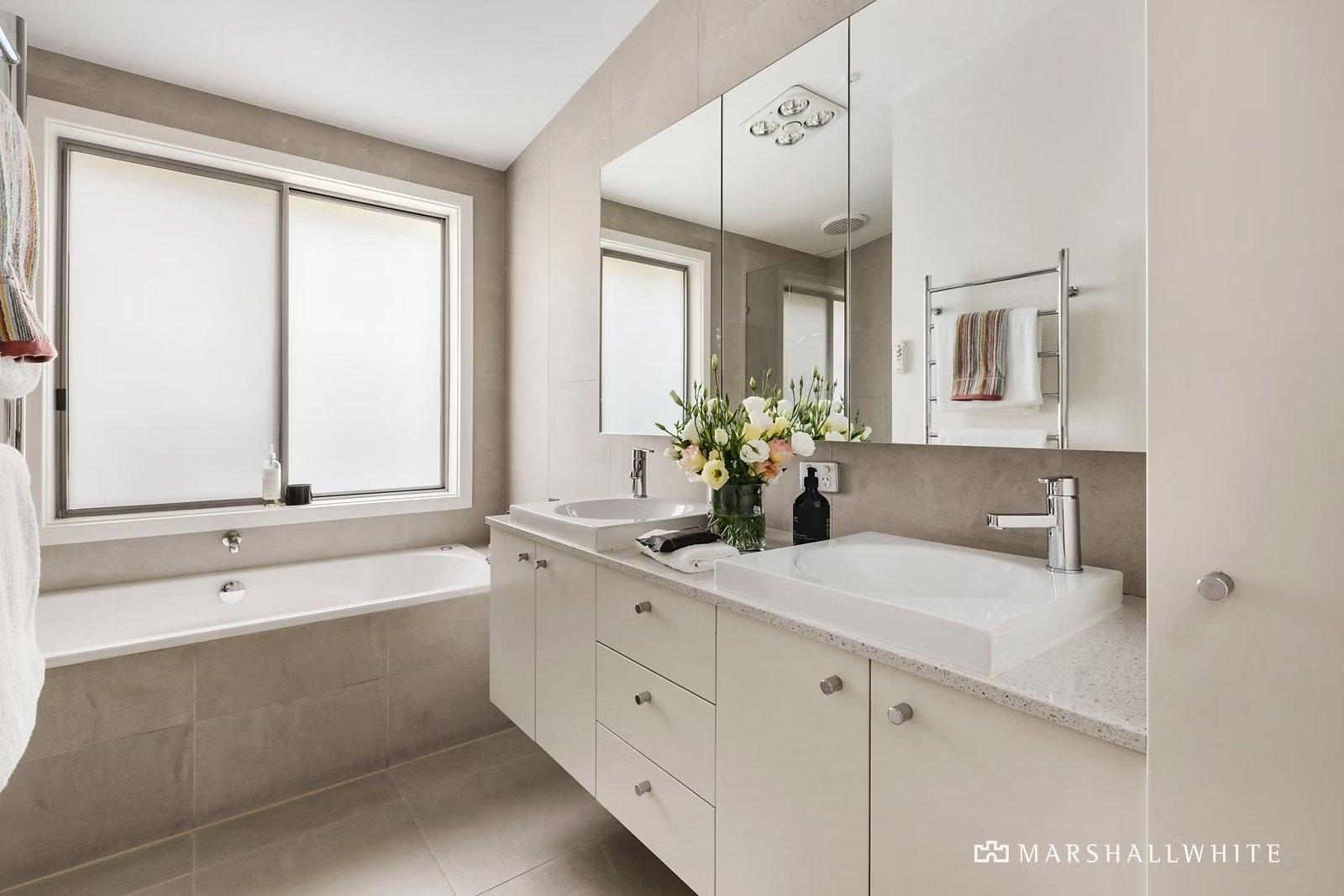 11 Bradford Avenue, Kew, 3101