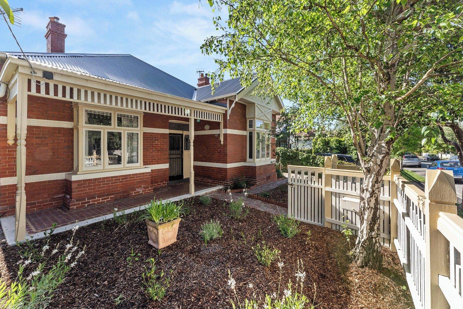 11 Closeburn Avenue, Prahran, 3181