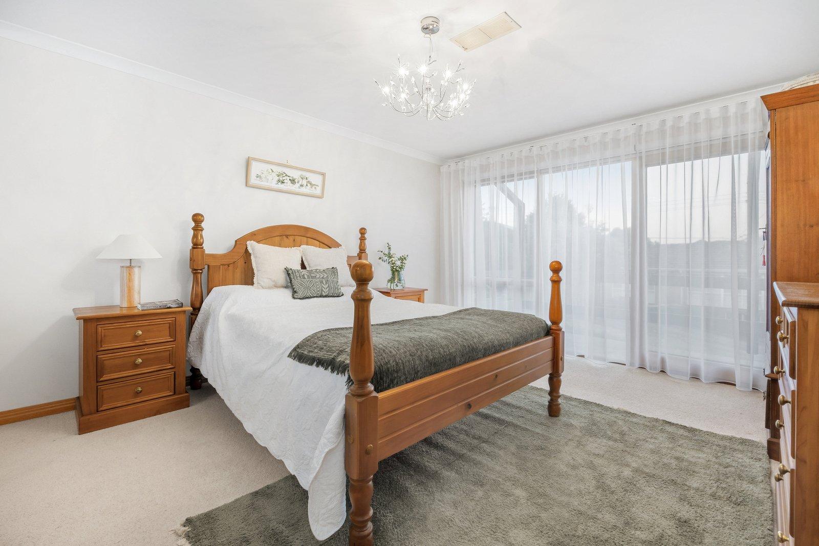 11 Milne Road, Mont Albert North, 3129