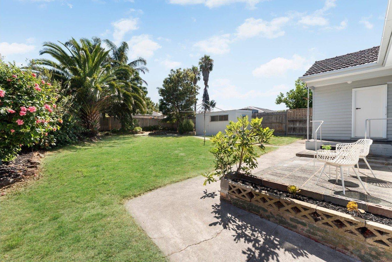 11 Stuart Avenue, Cheltenham, 3192