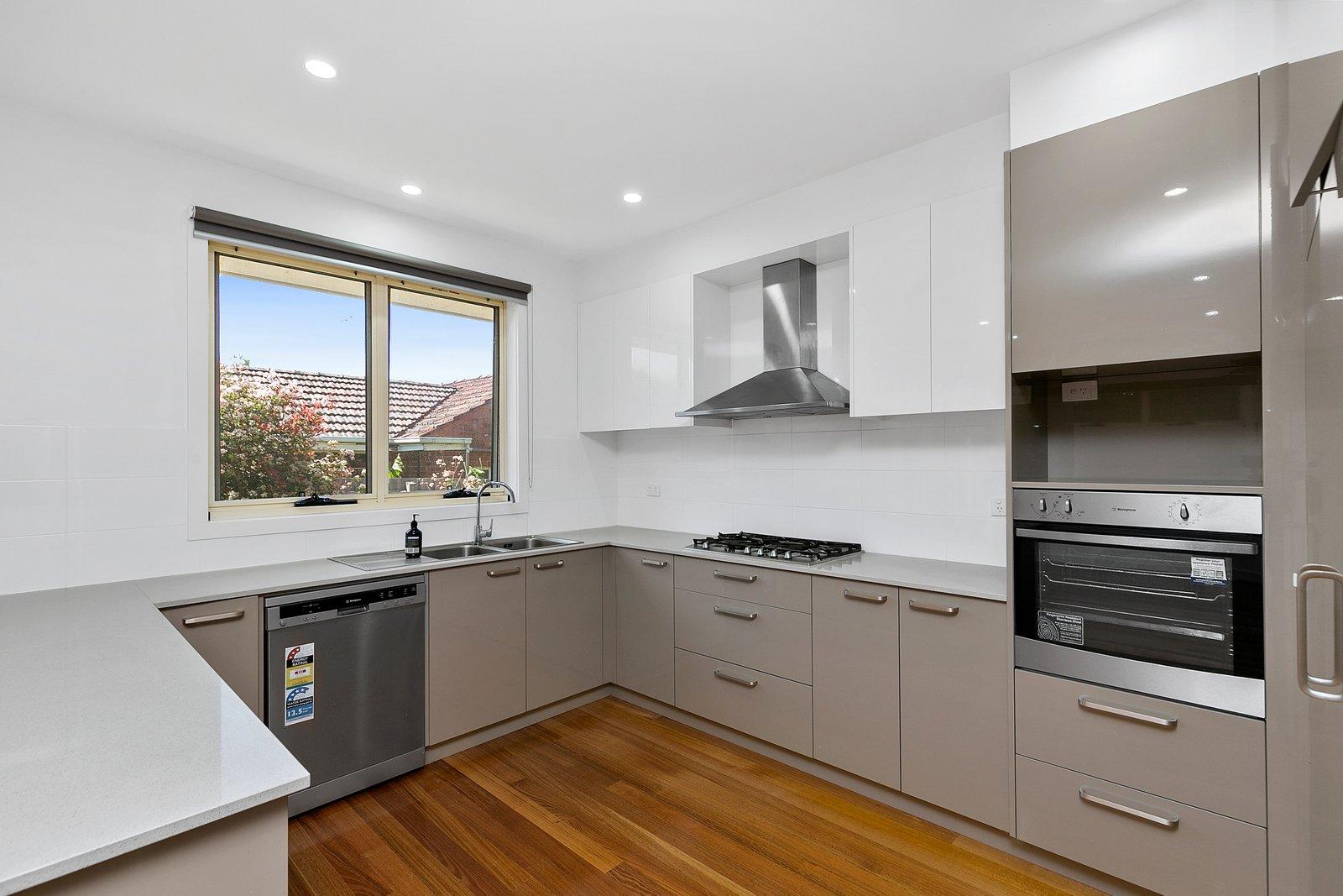 1/10 Central Avenue, Burwood, 3125