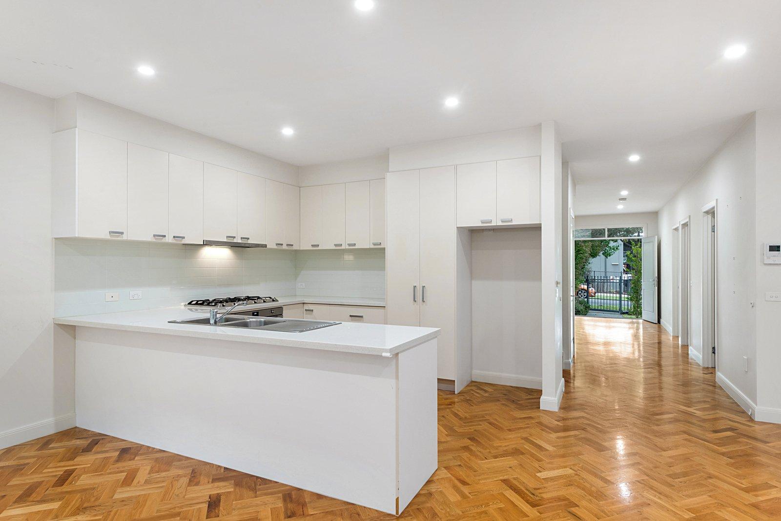 1/10 Valonia Avenue, Surrey Hills, 3127