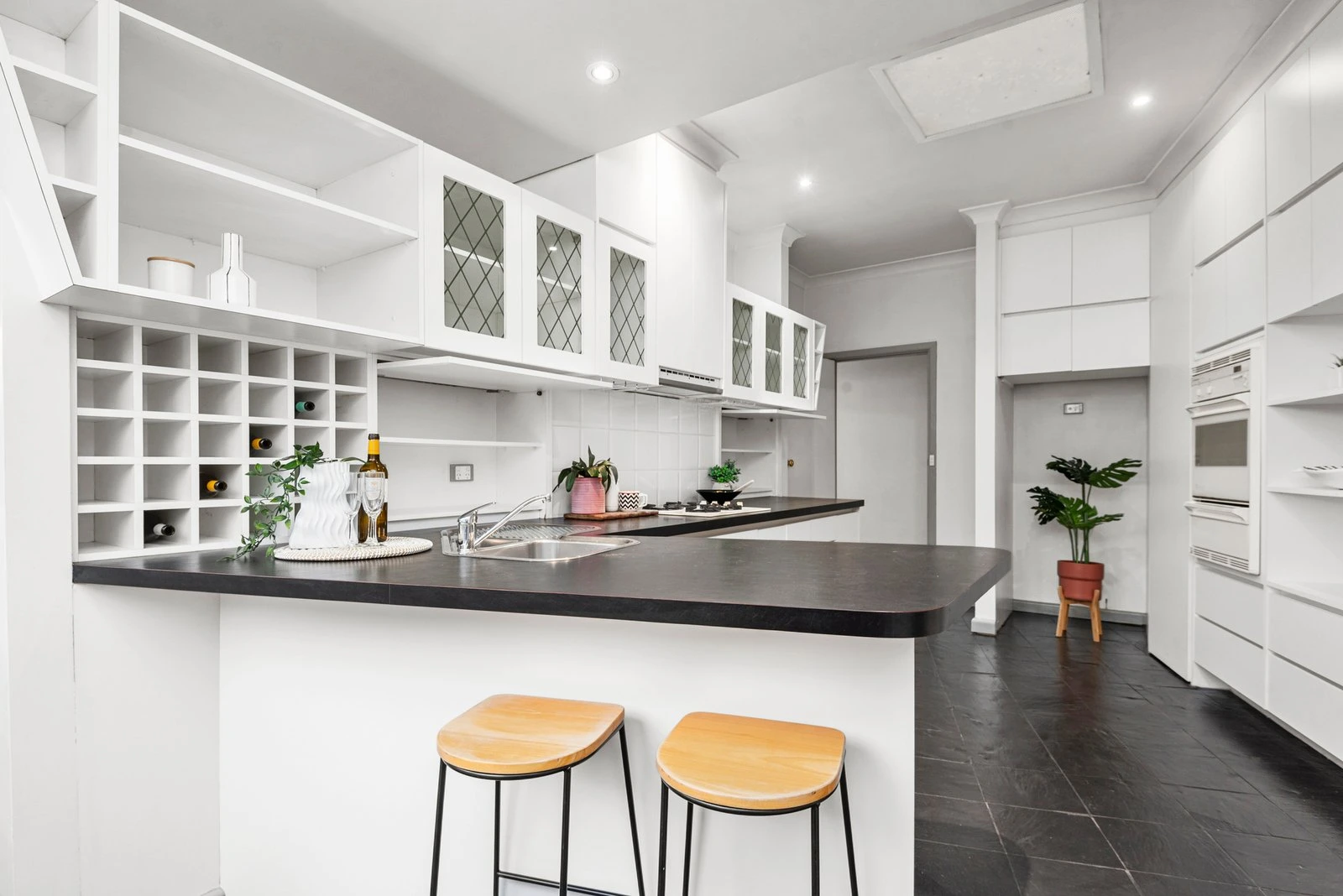 1/110 Belmore Road, Balwyn, 3103