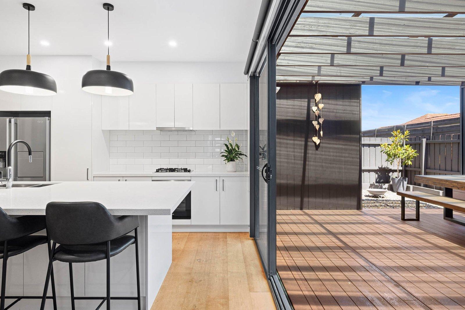 1/18 Van Ness Avenue, Mornington, 3931