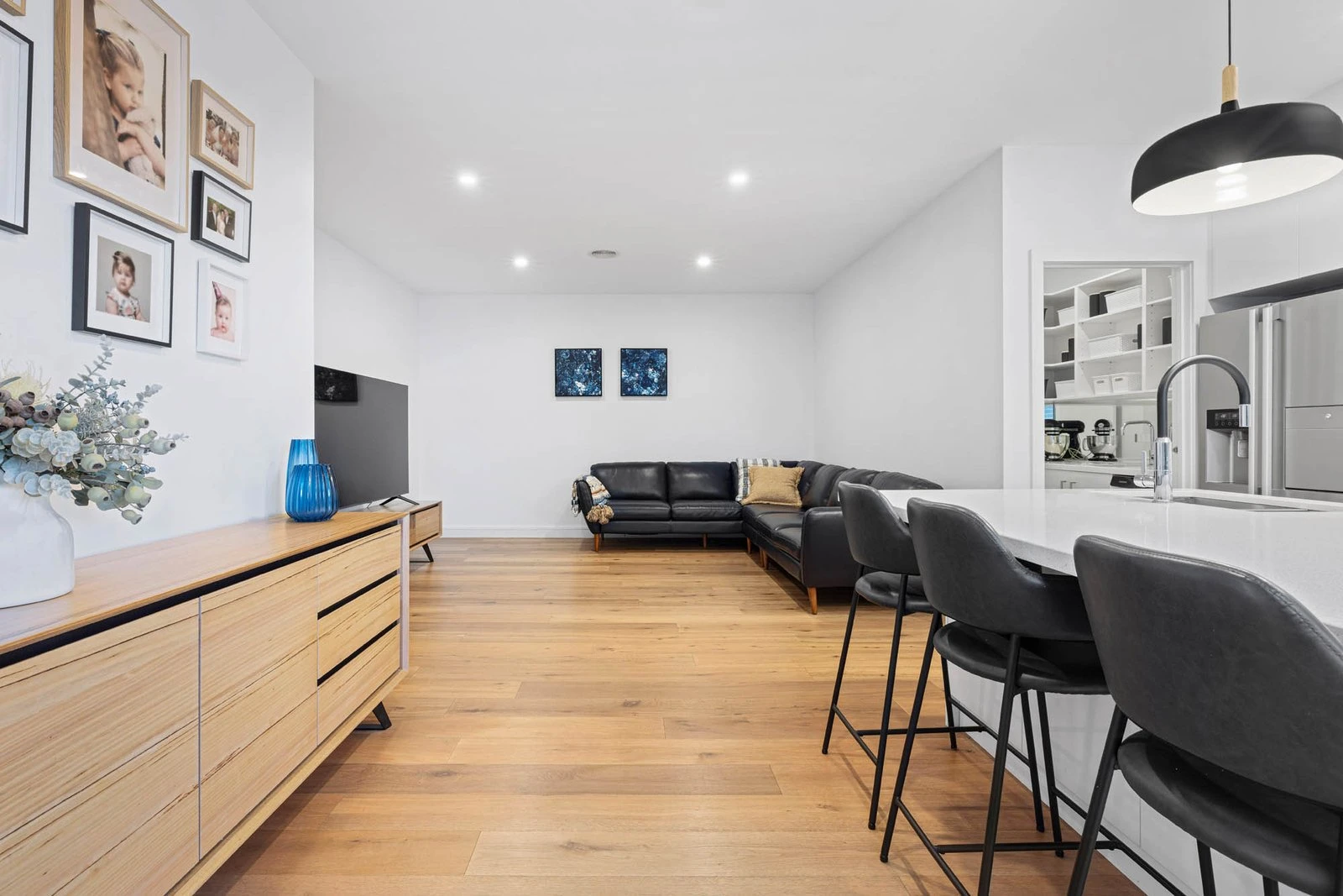 1/18 Van Ness Avenue, Mornington, 3931