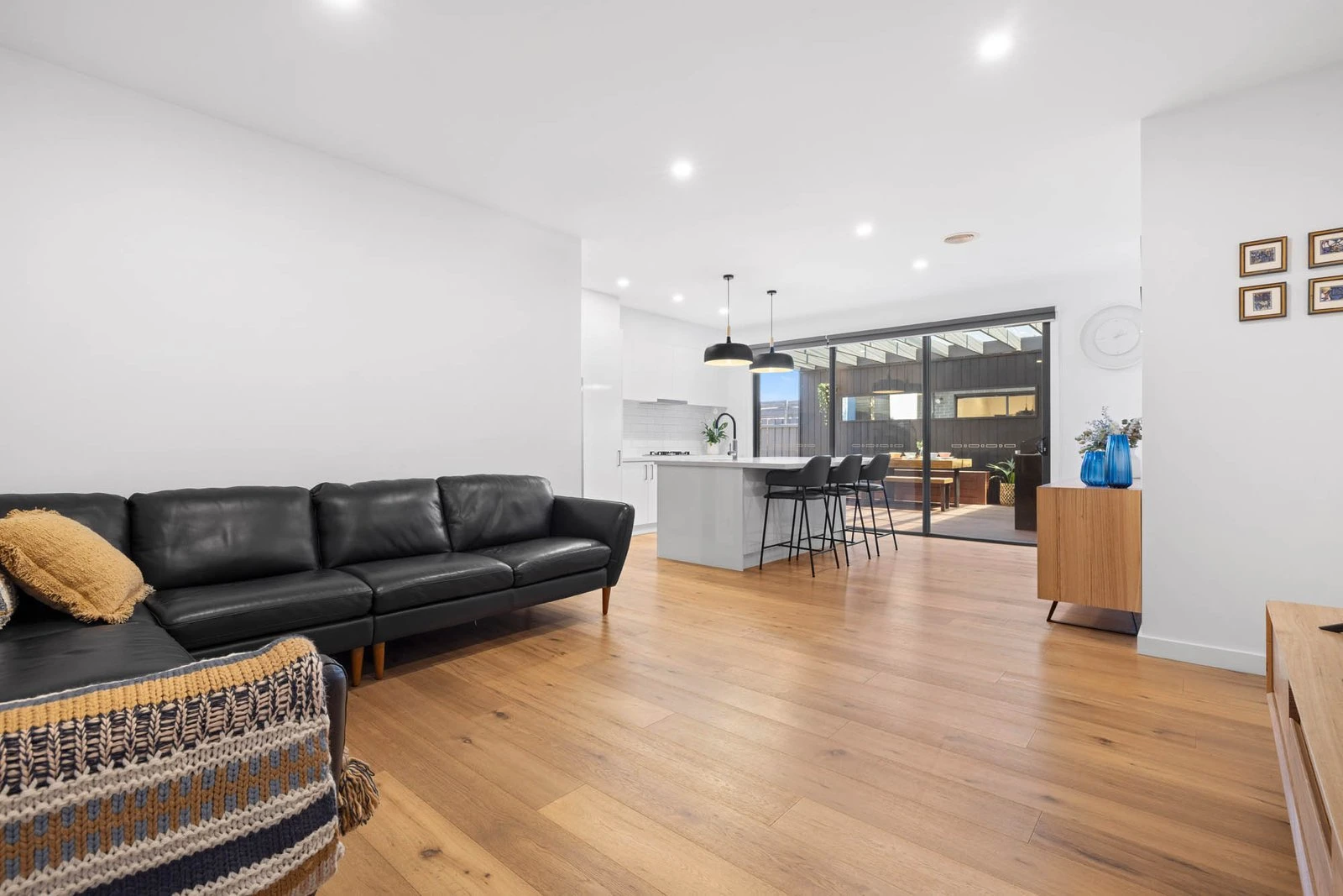 1/18 Van Ness Avenue, Mornington, 3931