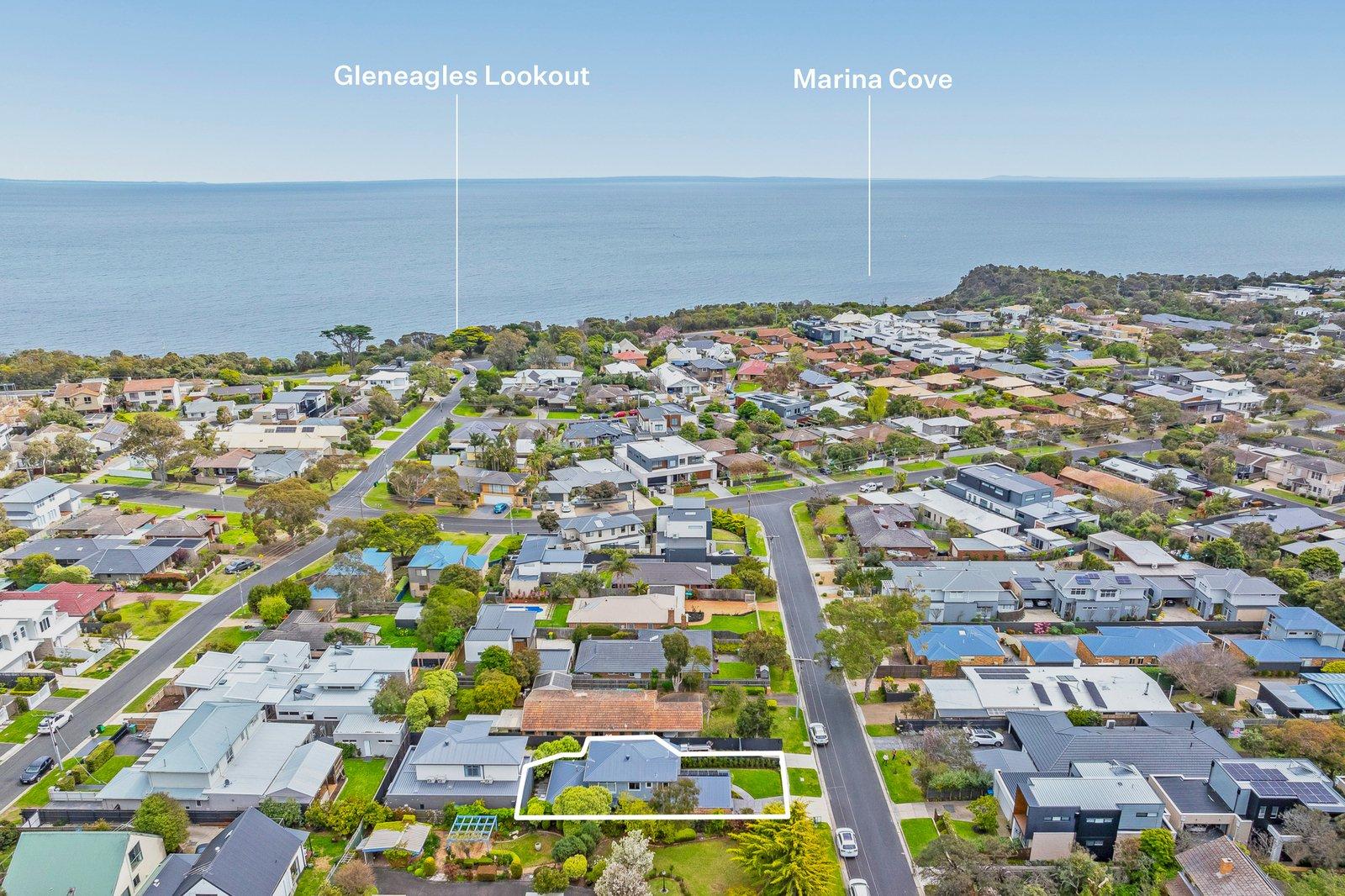 12 Ti Tree Grove, Mornington, 3931