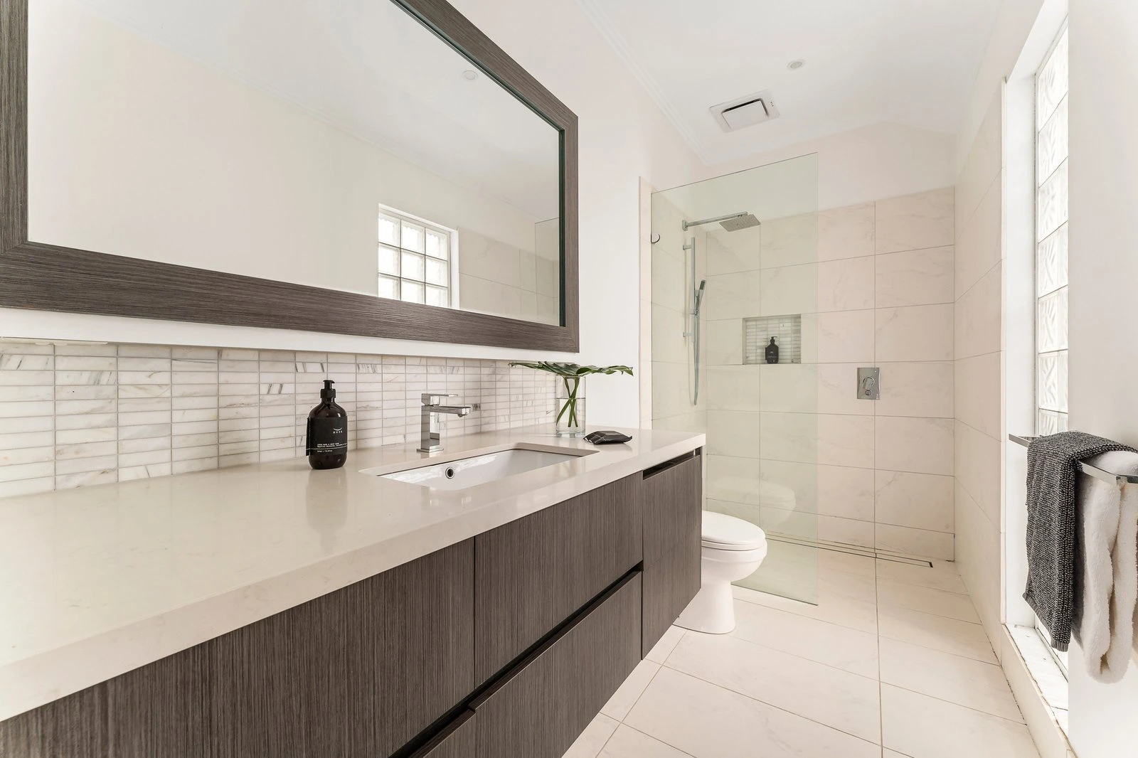 12 Abbotsford Avenue, Malvern East, 3145