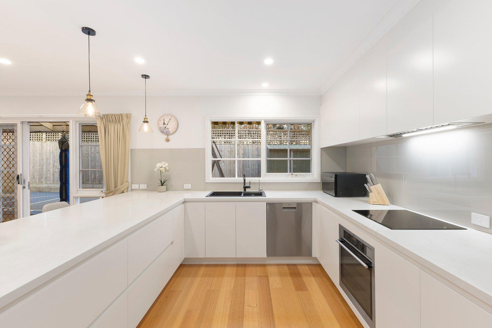 1/2 Penrhyn Avenue, Glen Iris, 3146