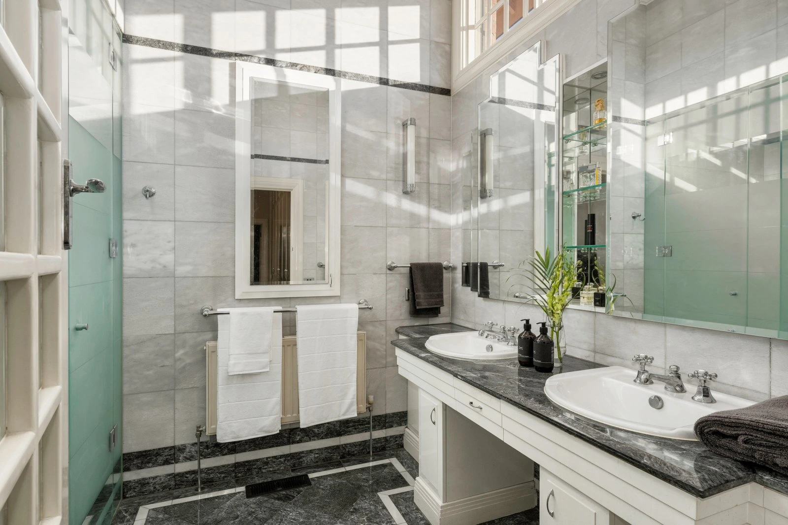 12 Selborne Road, Toorak, 3142