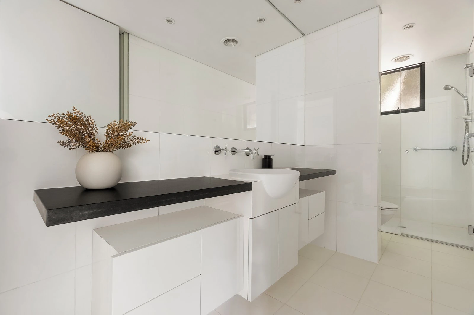 1/245 Kooyong Road, Toorak, 3142