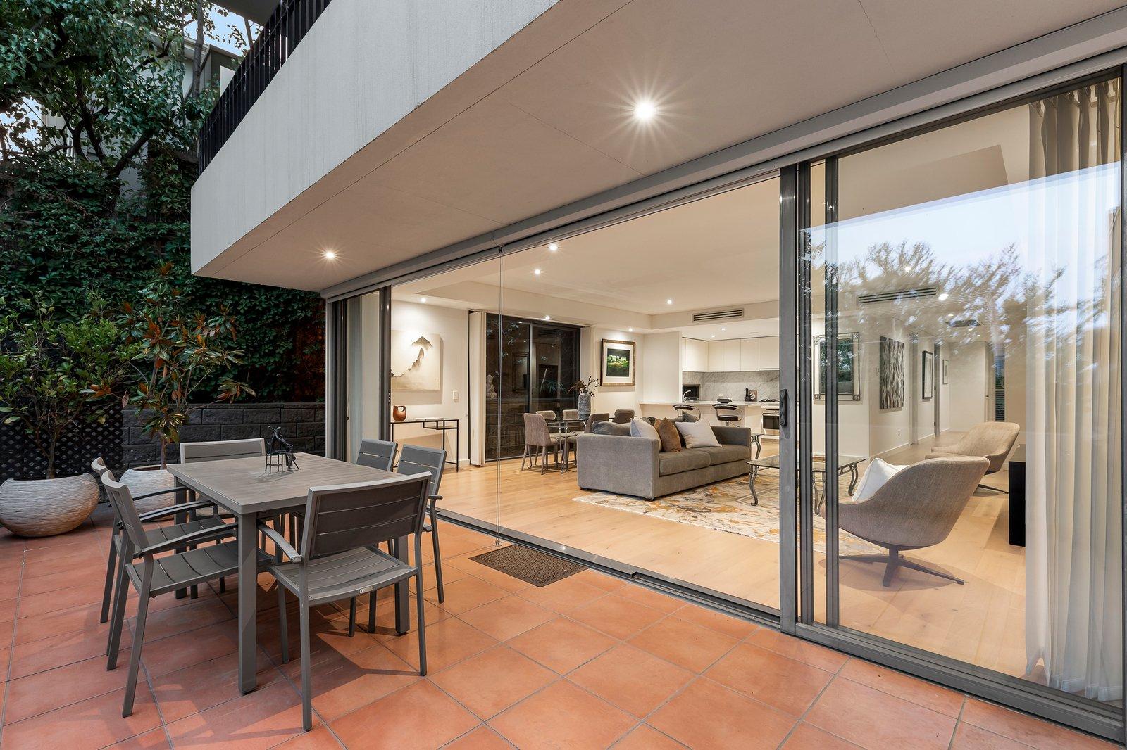 1/245 Kooyong Road, Toorak, 3142