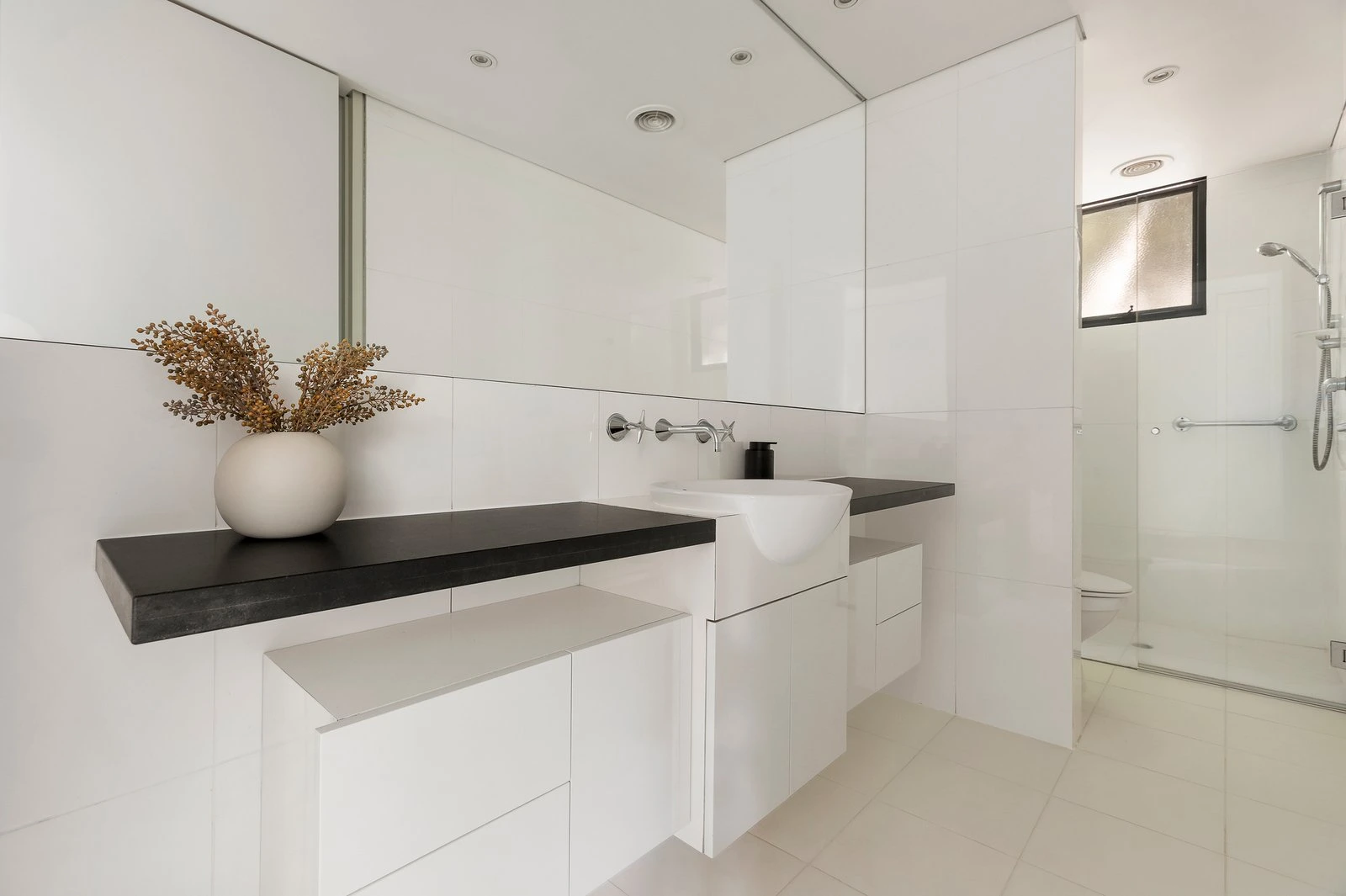 1/245 Kooyong Road, Toorak, 3142