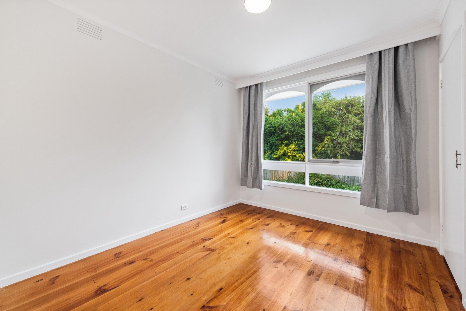 1/27 Russell Street, Surrey Hills, 3127