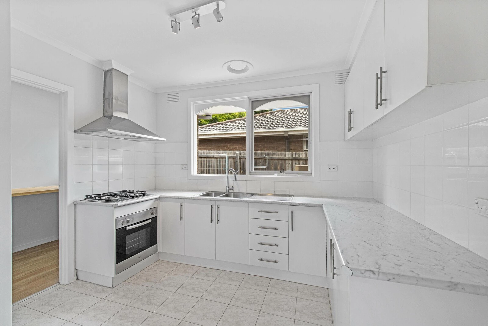 1/27 Russell Street, Surrey Hills, 3127
