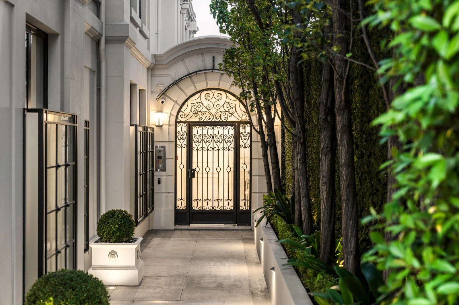 1/3 Douglas Street, Toorak, 3142