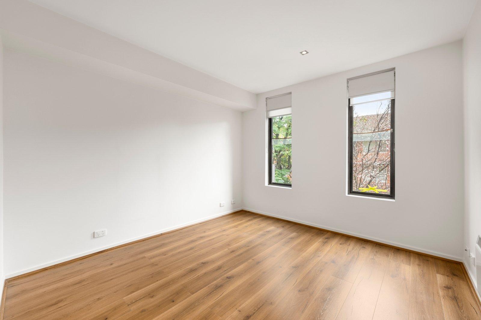 13/561 Glenferrie Road, Hawthorn, Vic