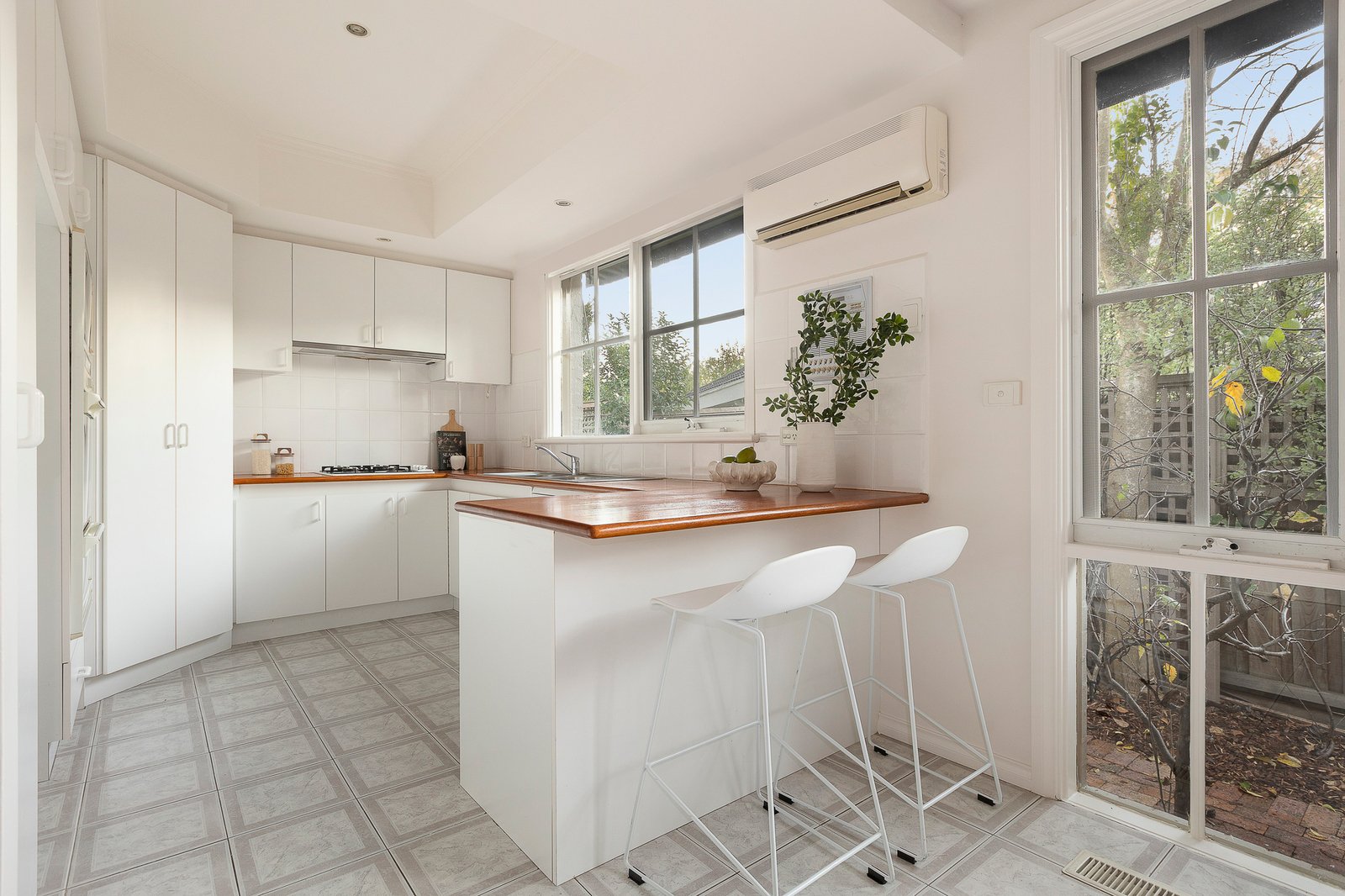 1/4 Tyndall Street, Surrey Hills, 3127