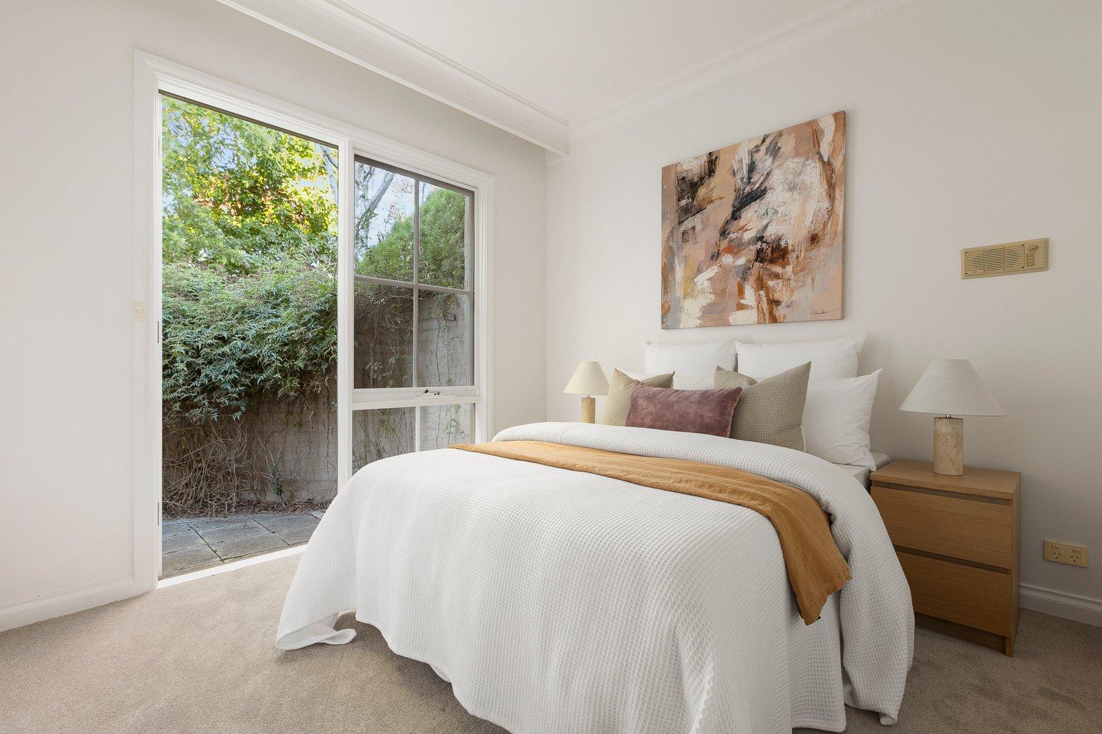 1/4 Tyndall Street, Surrey Hills, 3127