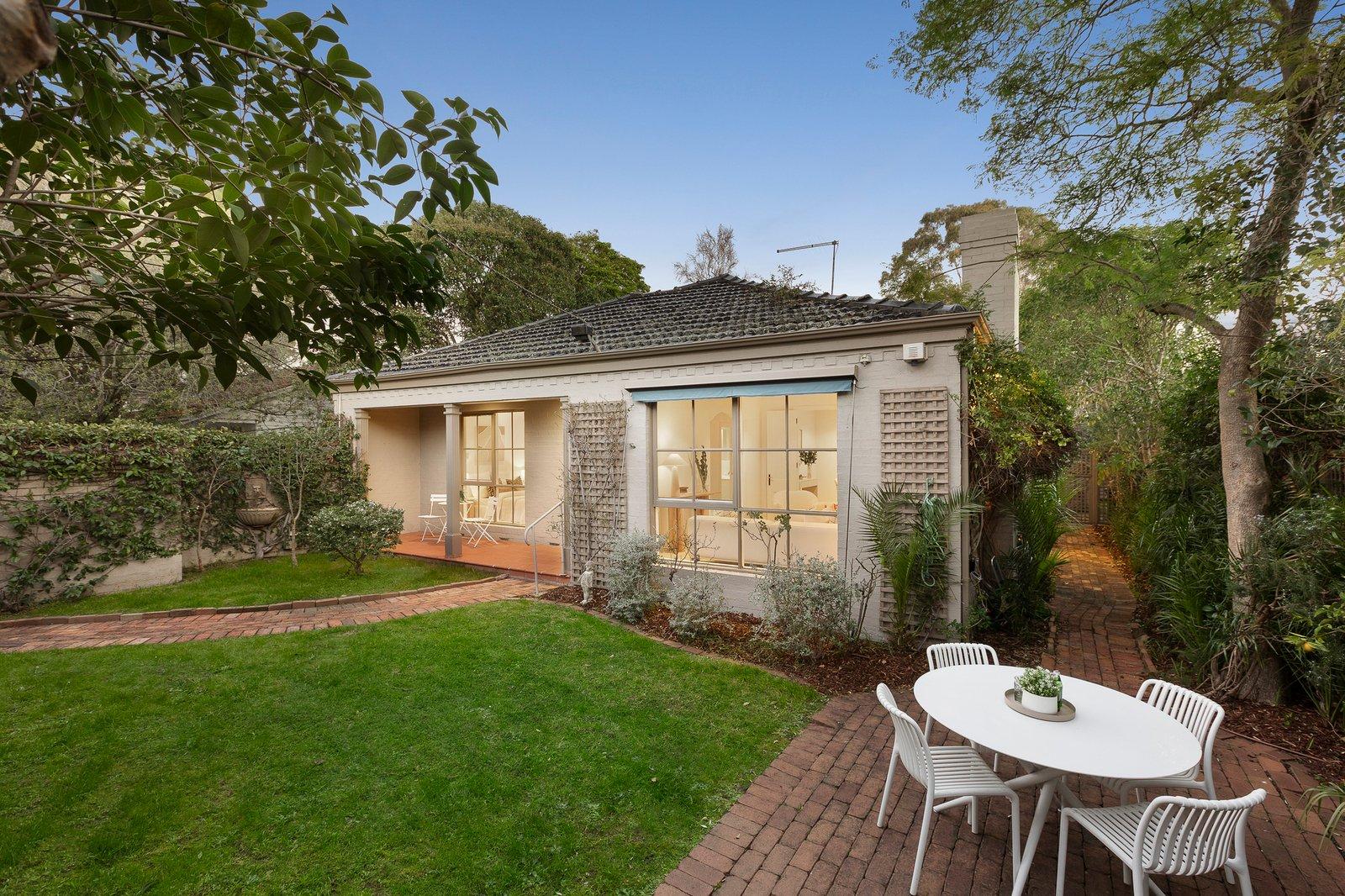 1/4 Tyndall Street, Surrey Hills, 3127