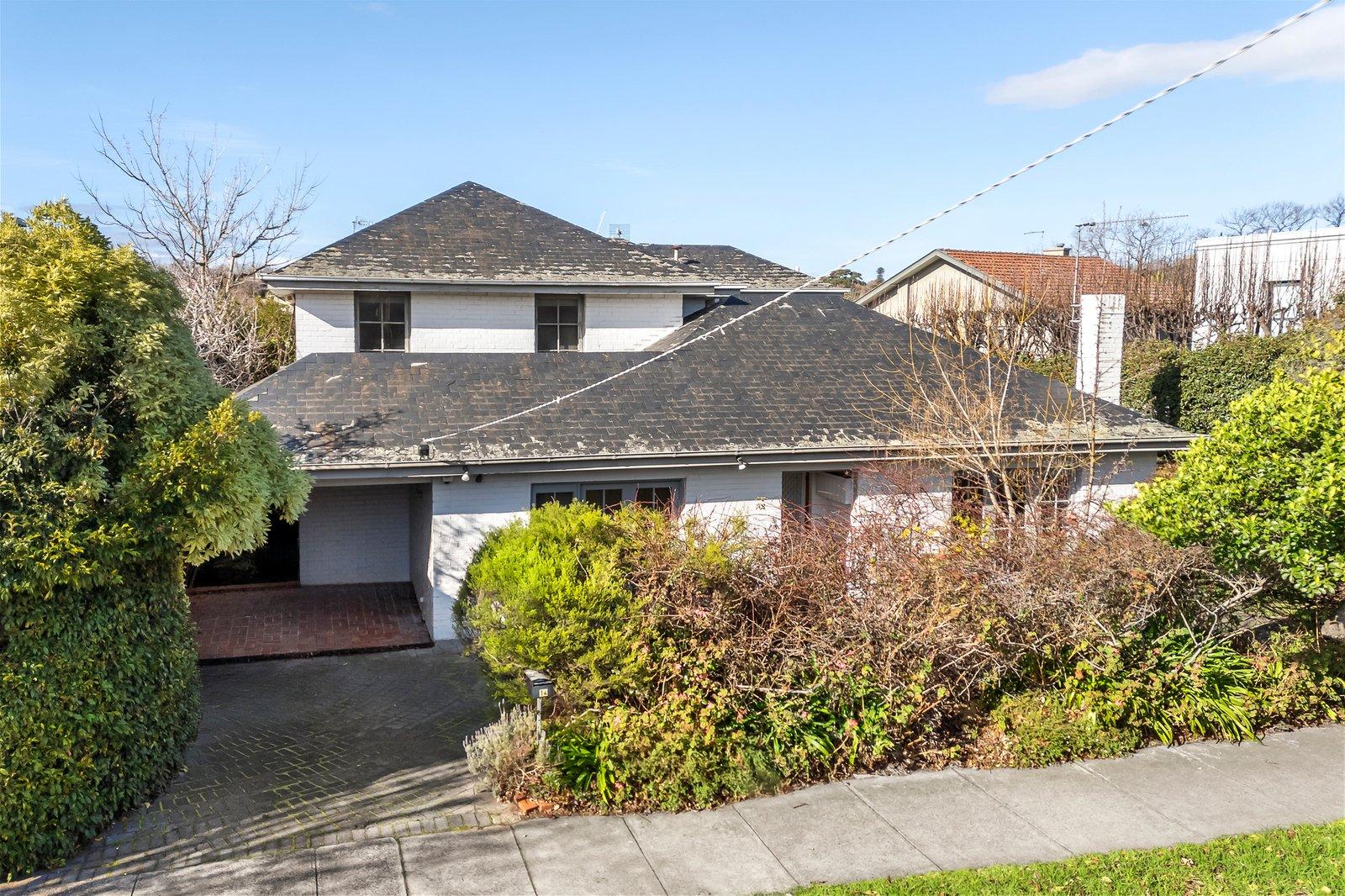 14 Vista Grove, Toorak, 3142