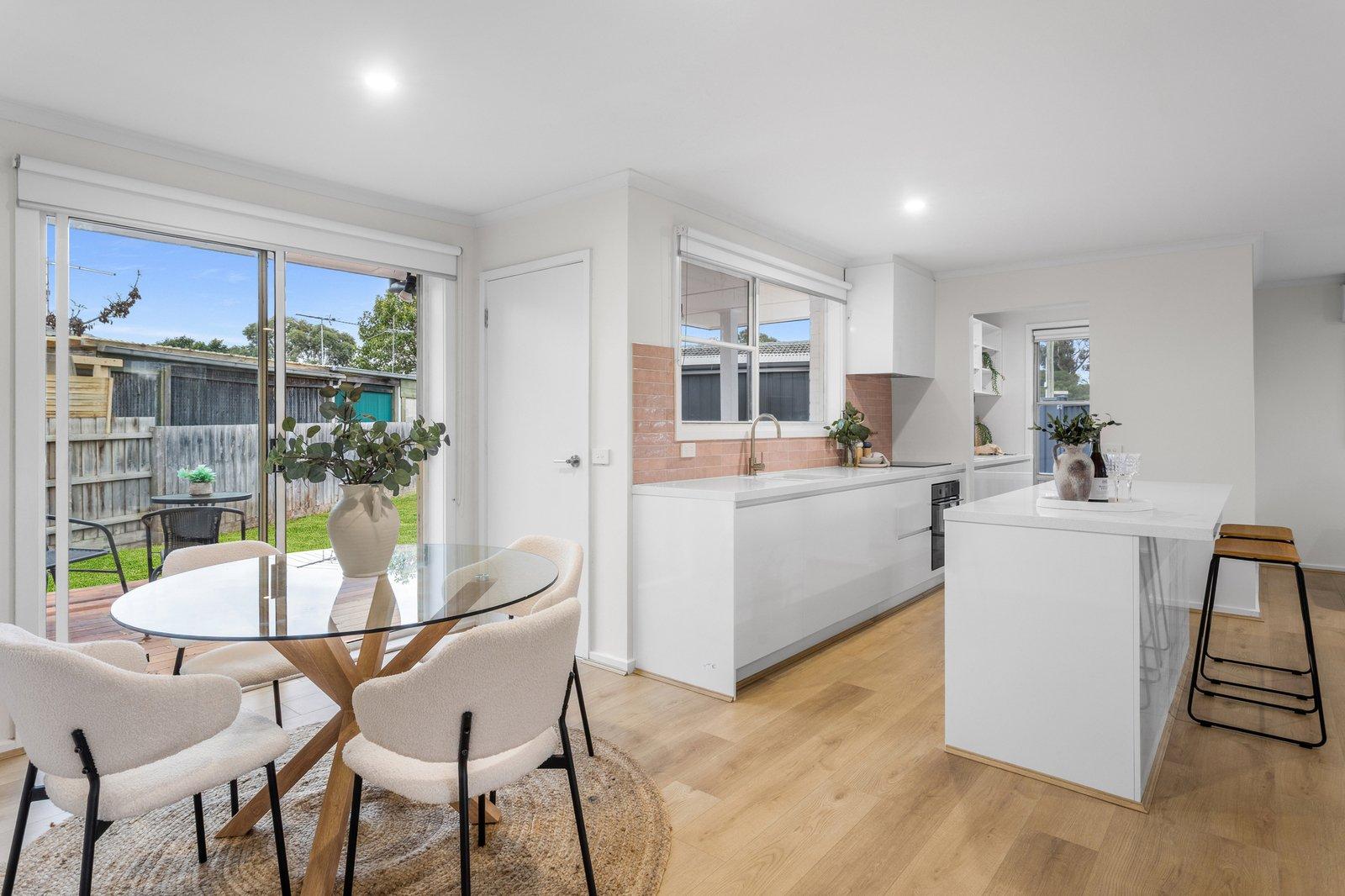 15 Robertson Drive, Mornington, 3931