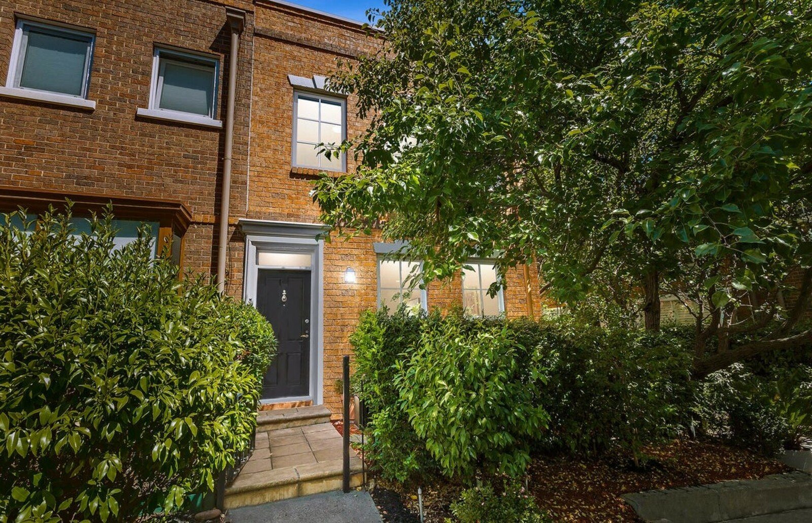 16 Cromwell Place, South Yarra, 3141