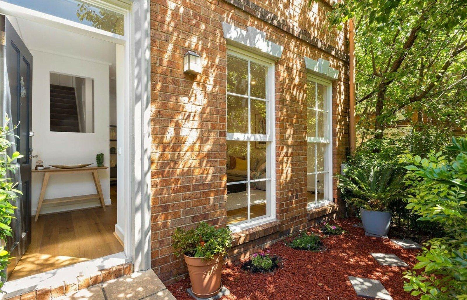 16 Cromwell Place, South Yarra, 3141