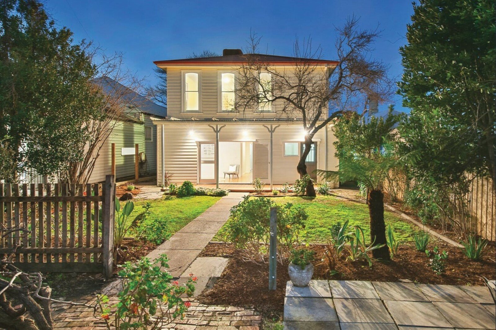 16 Llaneast Street, Armadale, 3143