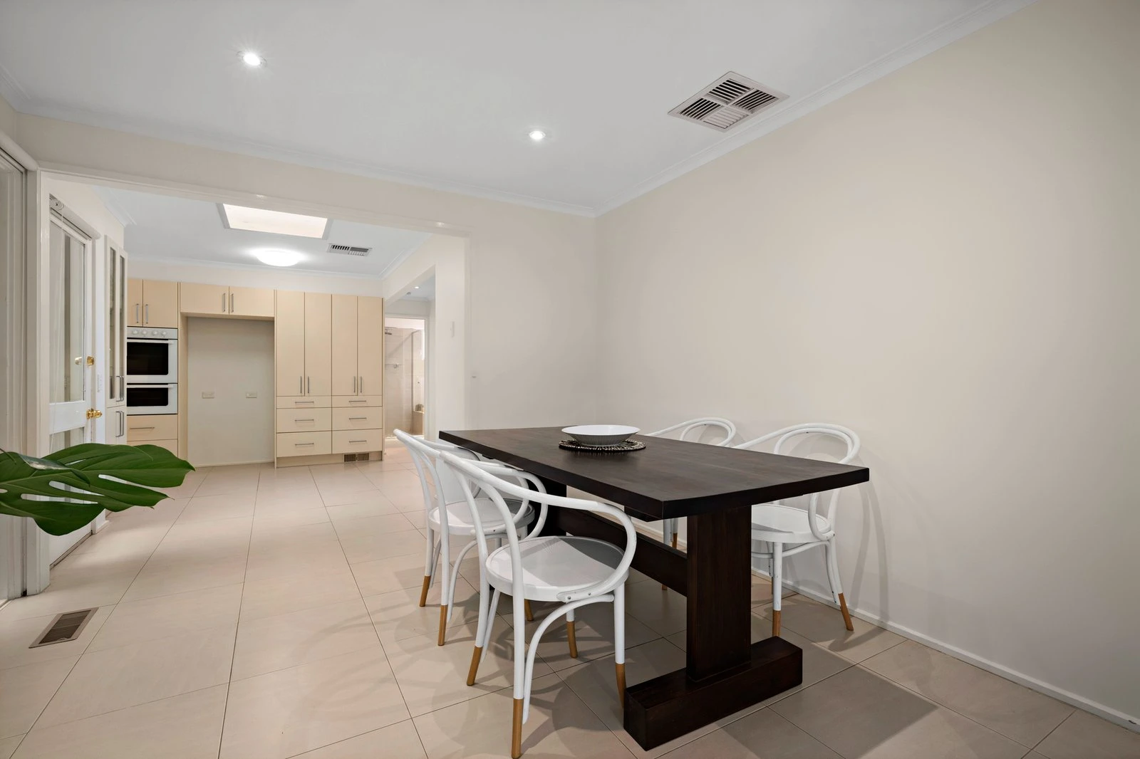 1/6 Suffolk Road, Surrey Hills, 3127