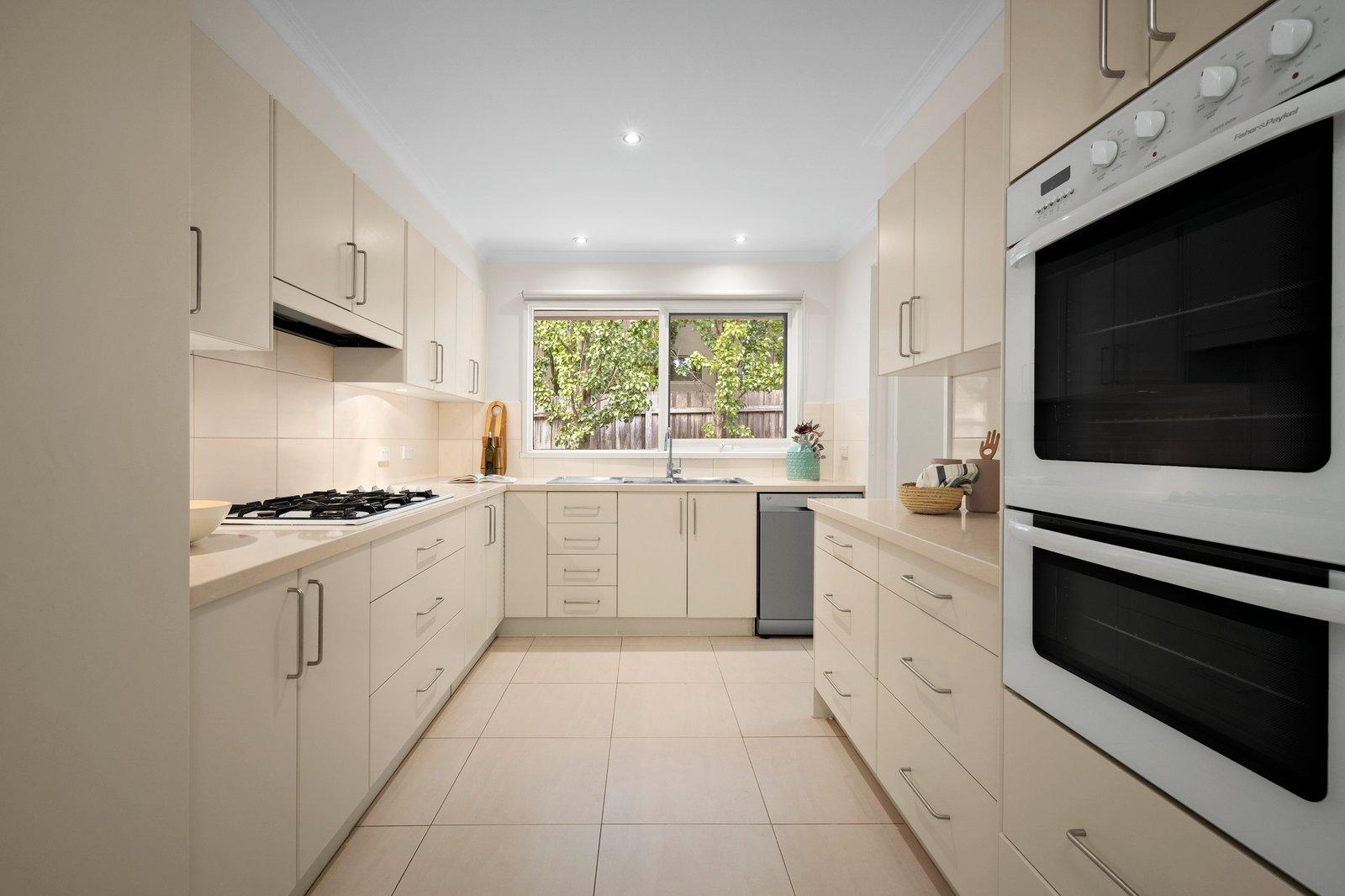 1/6 Suffolk Road, Surrey Hills, 3127