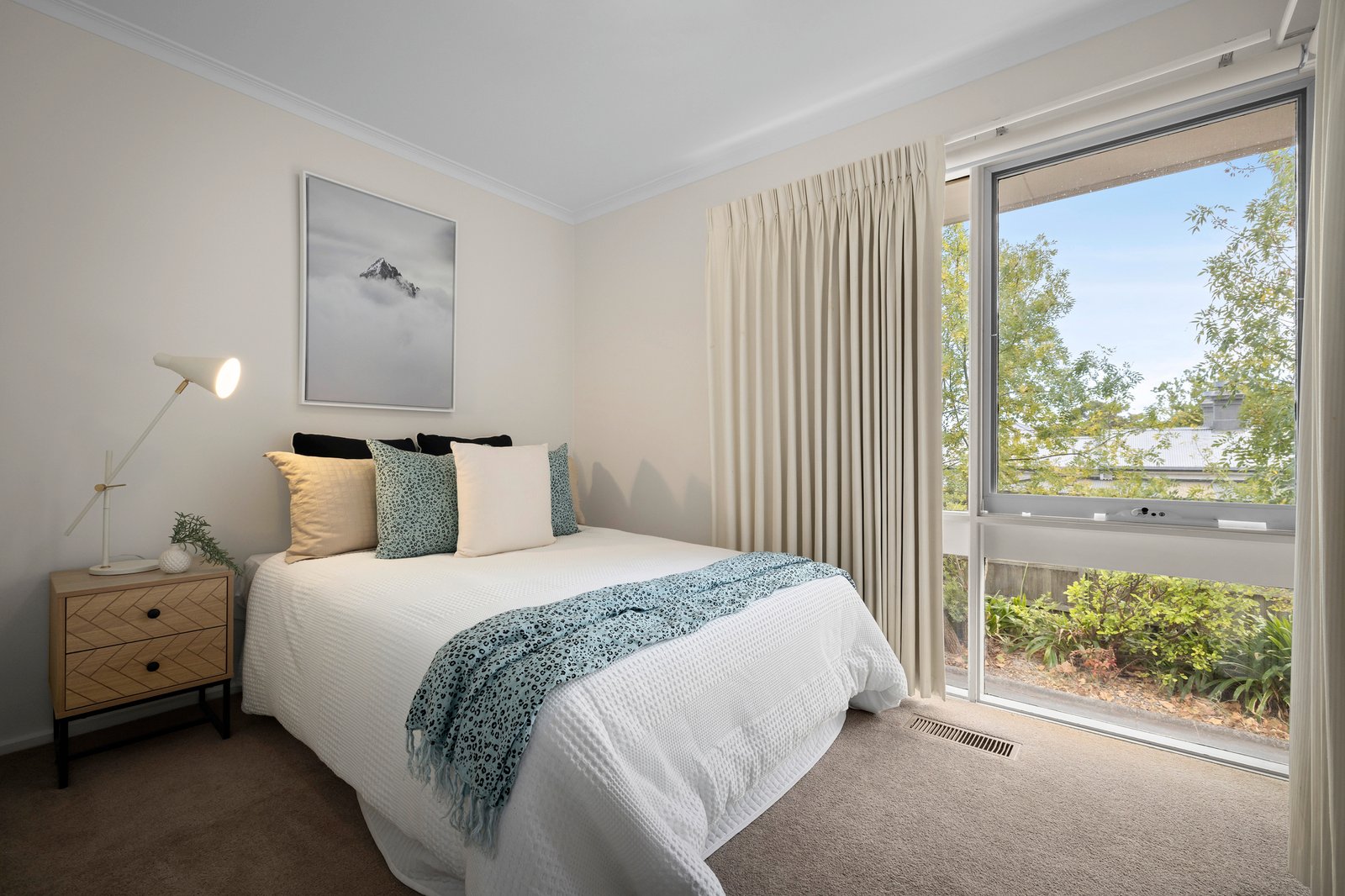 1/6 Suffolk Road, Surrey Hills, 3127