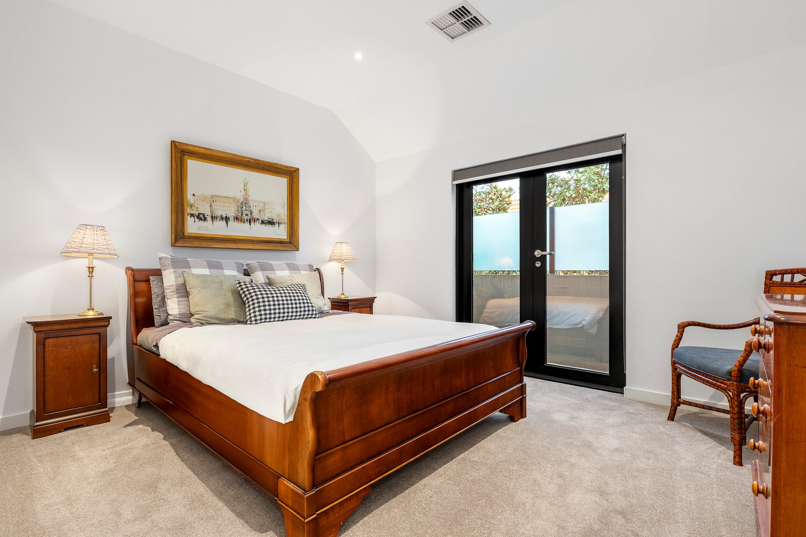 16A Milton Parade, Malvern, 3144