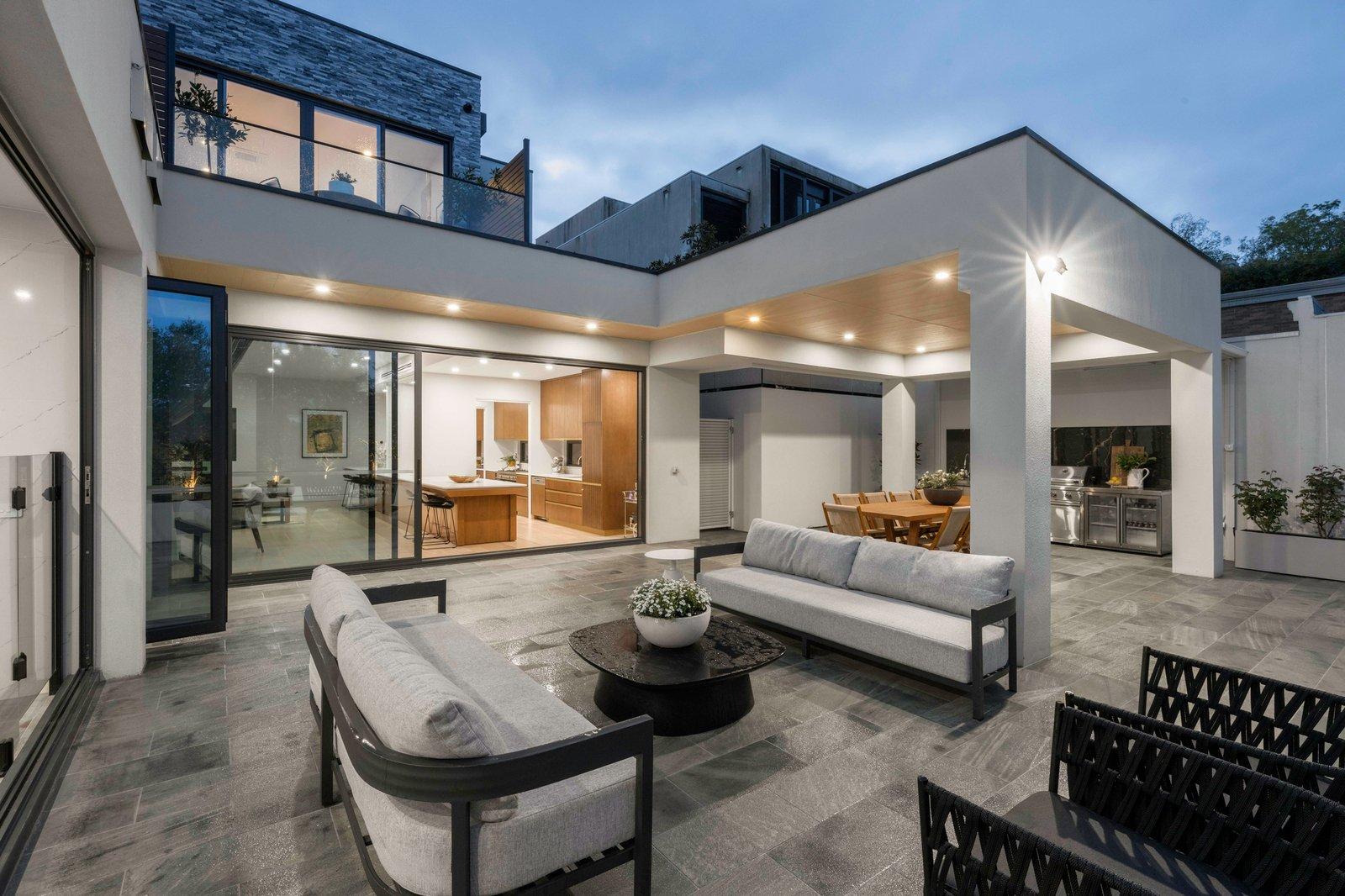 17 Iona Avenue, Toorak, 3142