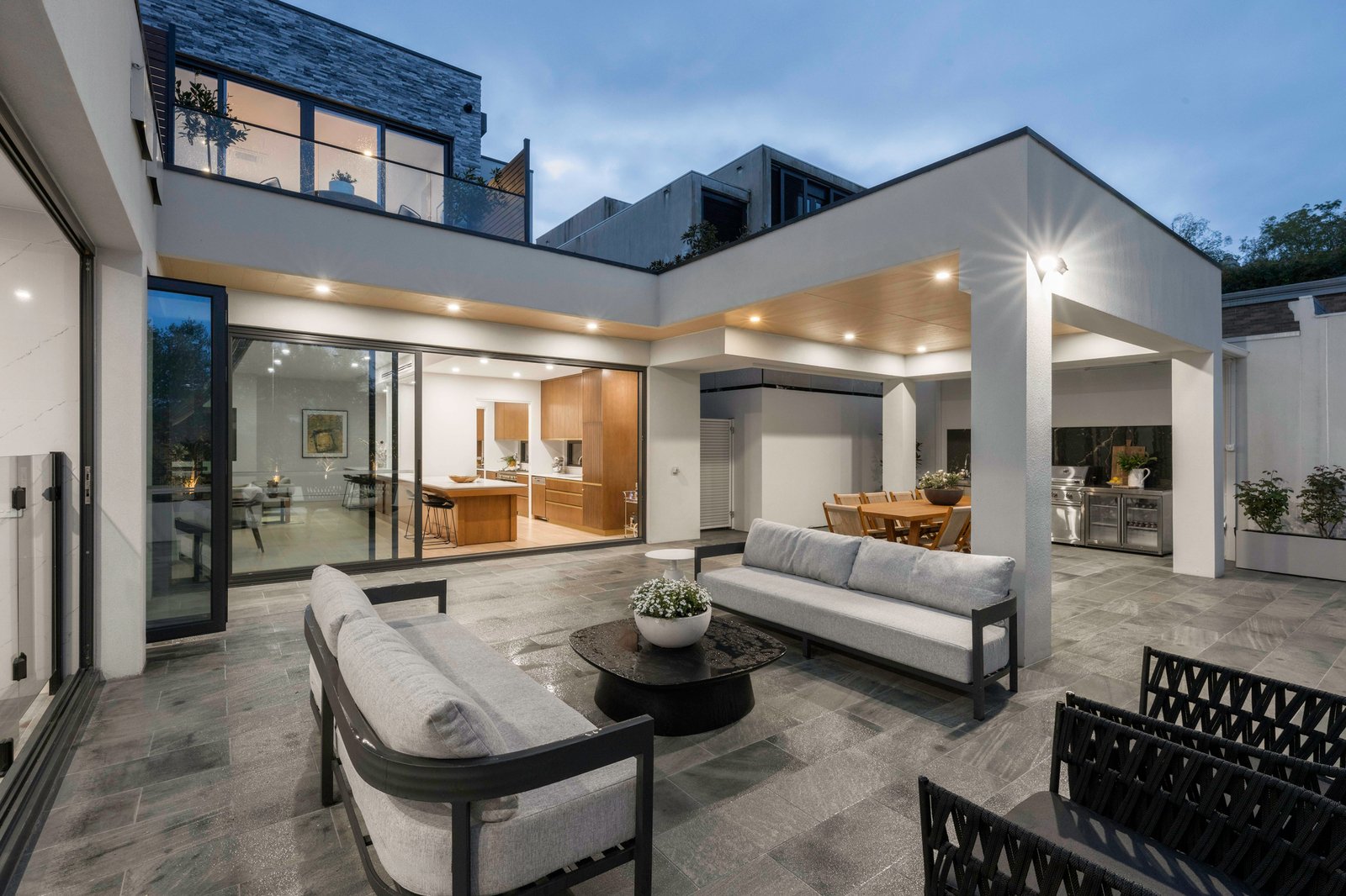 17 Iona Avenue, Toorak, 3142