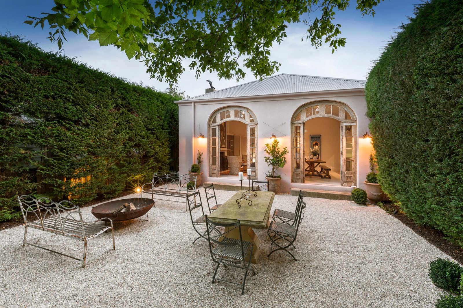 17 Ruabon Road, Toorak, 3142