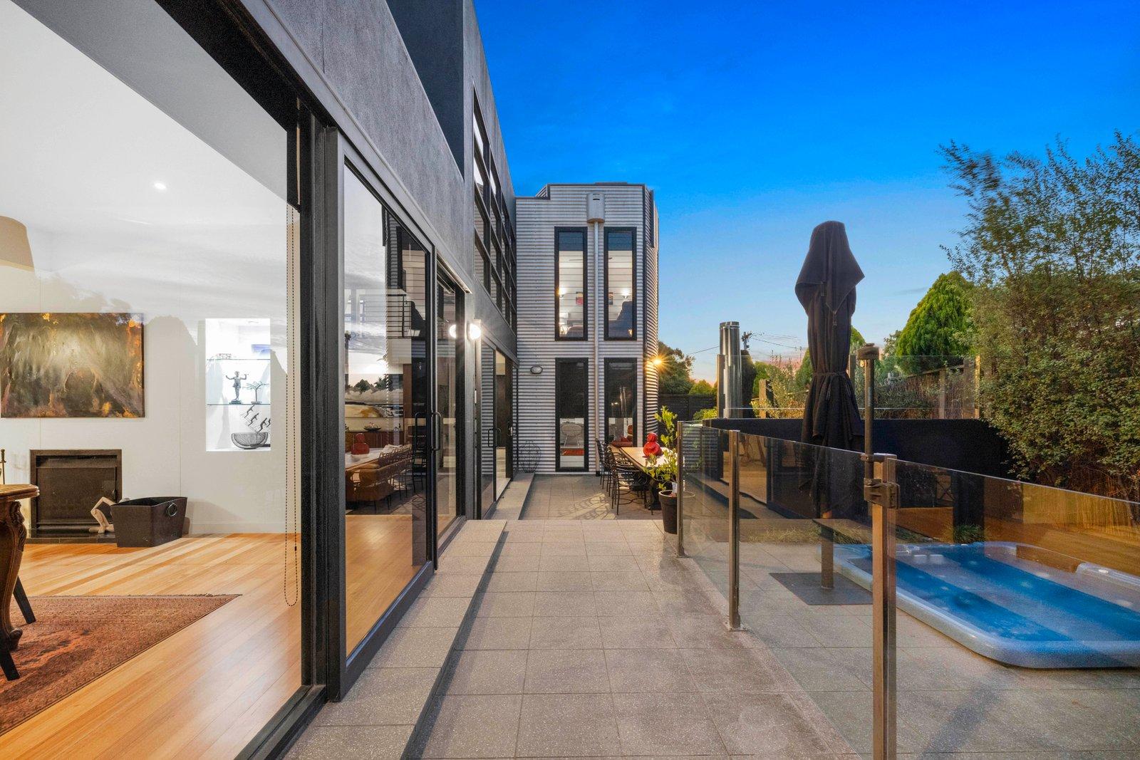 1/8 Balcombe Street, Mornington, 3931
