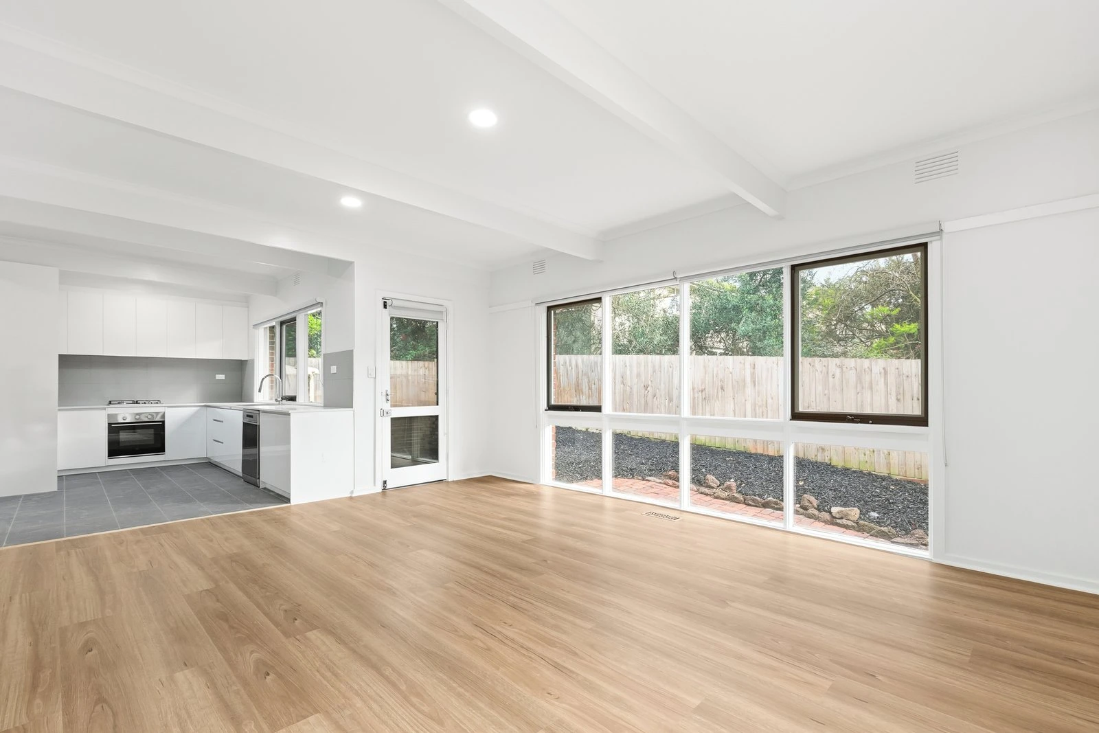 18 Bernborough Avenue, Balwyn, 3103