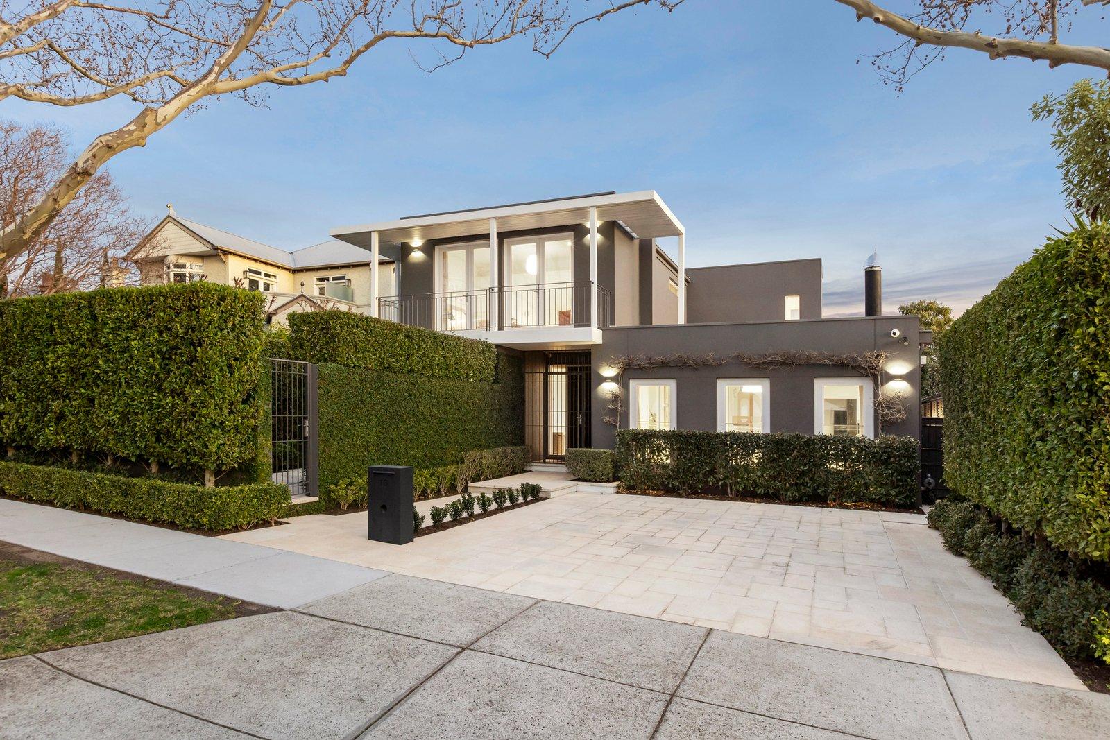 18 Netherlee Street, Glen Iris, 3146