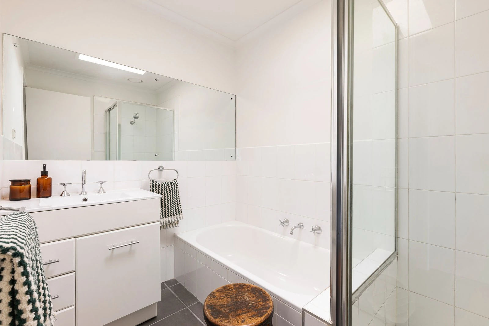1/8 Norfolk Road, Surrey Hills, 3127