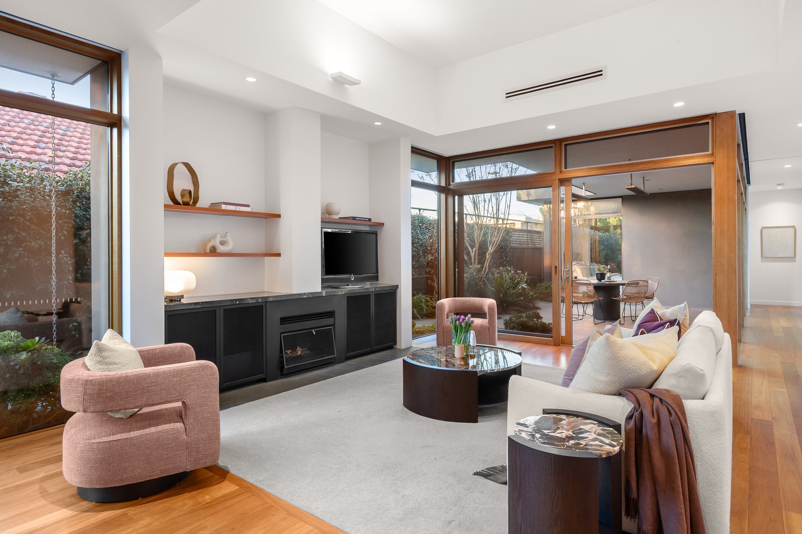 18 St Johns Avenue, Mont Albert, 3127